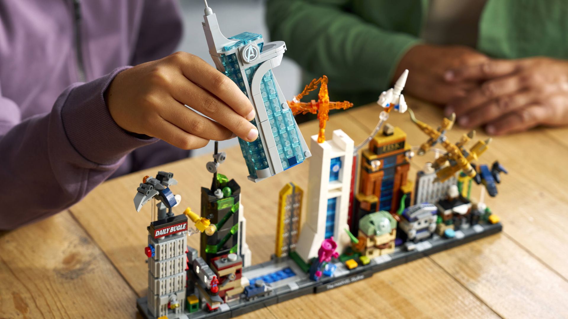 Lego Marvel Skyline: Таносомобиль, Спайдермобиль и Галактус в одном наборе